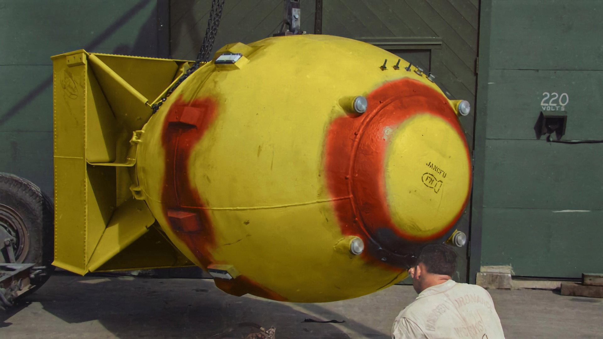 The Manhattan Project in Colour