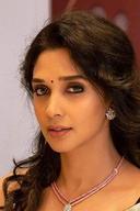 Nyla Usha