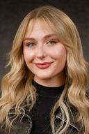 Alyvia Alyn Lind